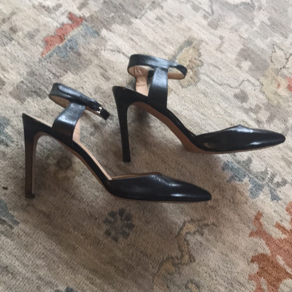 Like New Nine West strappy Black heels
